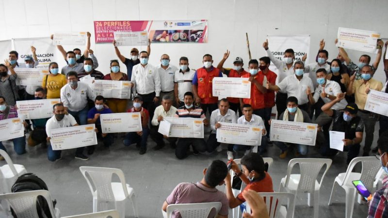 Productores firmaron millonarios convenios con gobernaciòn del Tolima y Minagricultura