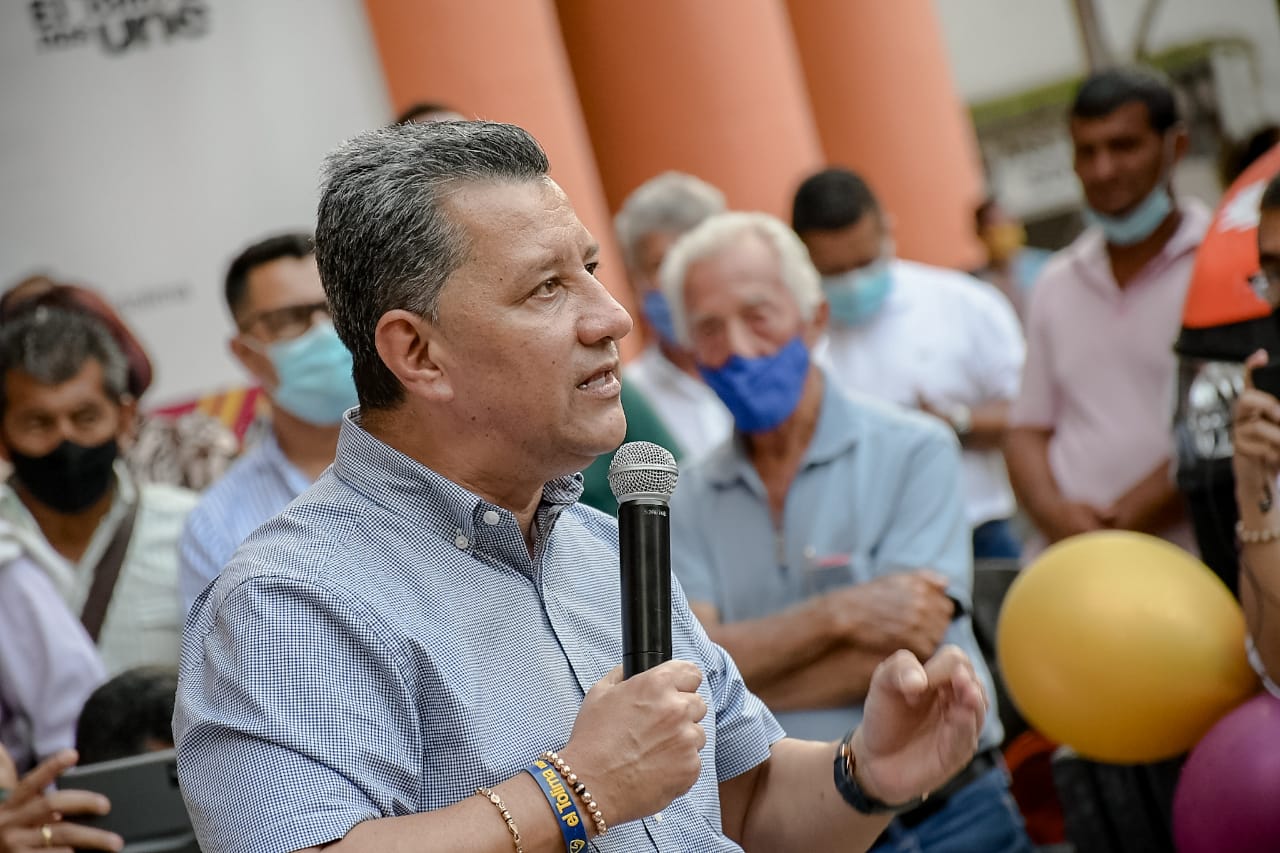 Primera maquinaria amarilla llega en 15 días, aseguró el gobernador del Tolima