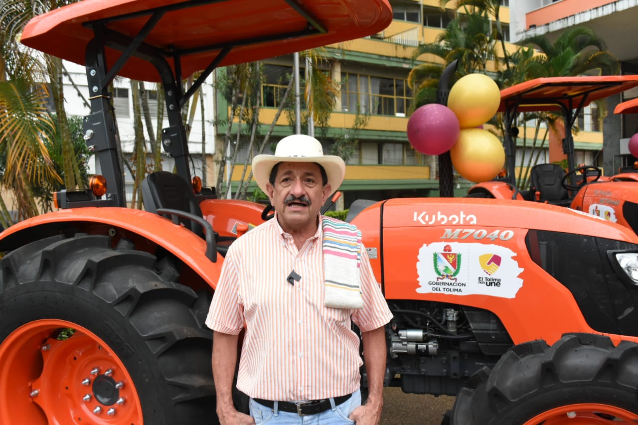 Pequeños productores, los beneficiados con la entrega de maquinaria agropecuaria por parte del Gobierno del Tolima