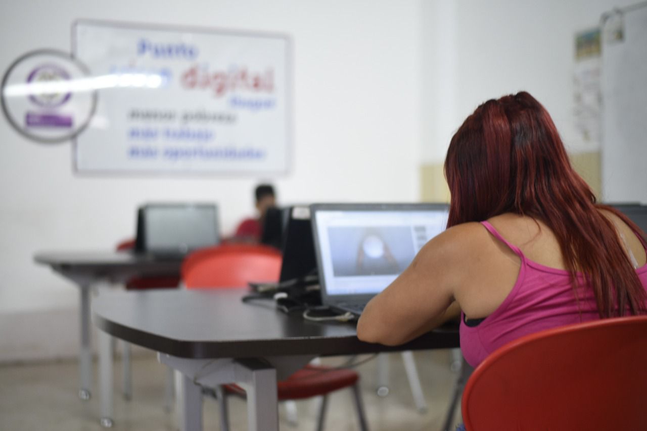 Ibagué capacita a más de 90 personas en herramientas de Google y Excel