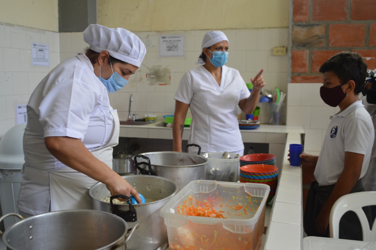 Inició la alimentación preparada en sitio del PAE en Ibagué