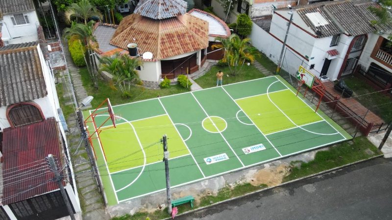 La inversión llega a los barrios. Alcaldía adecuó polideportivos en las comunas 5, 8  y 9 de Ibagué