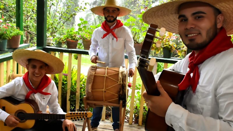 Tablados populares ponen a disfrutar a todos en las fiestas de Ibagué