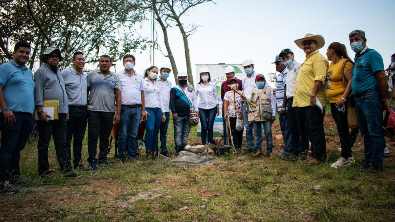 Cortolima construye reservorio de agua en resguardo indígena