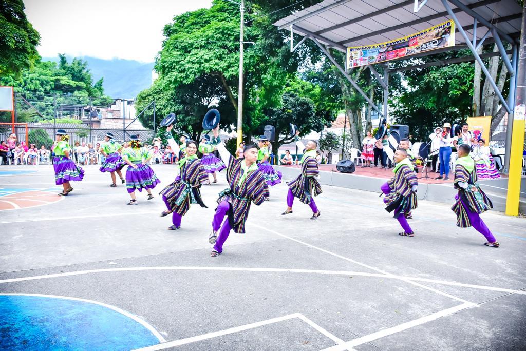 Con agrupaciones nacionales, Ibagué sigue de fiesta