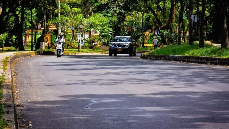 Rehabilitados 3 kilómetros de malla vial en la avenida Ambalá
