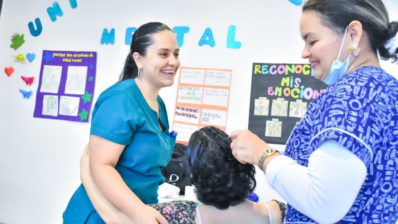 Atención humanizada con especialistas en USI del Sur