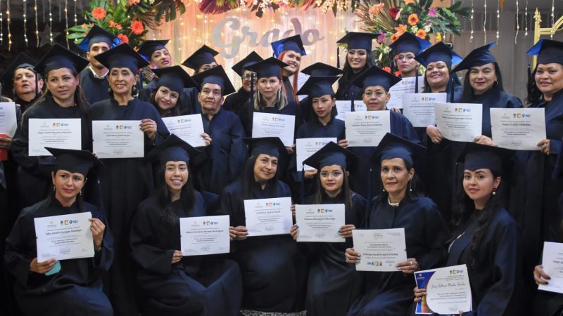 Mujeres y comunidad LGBTI recibieron certificaciones en técnicos laborales por competencias