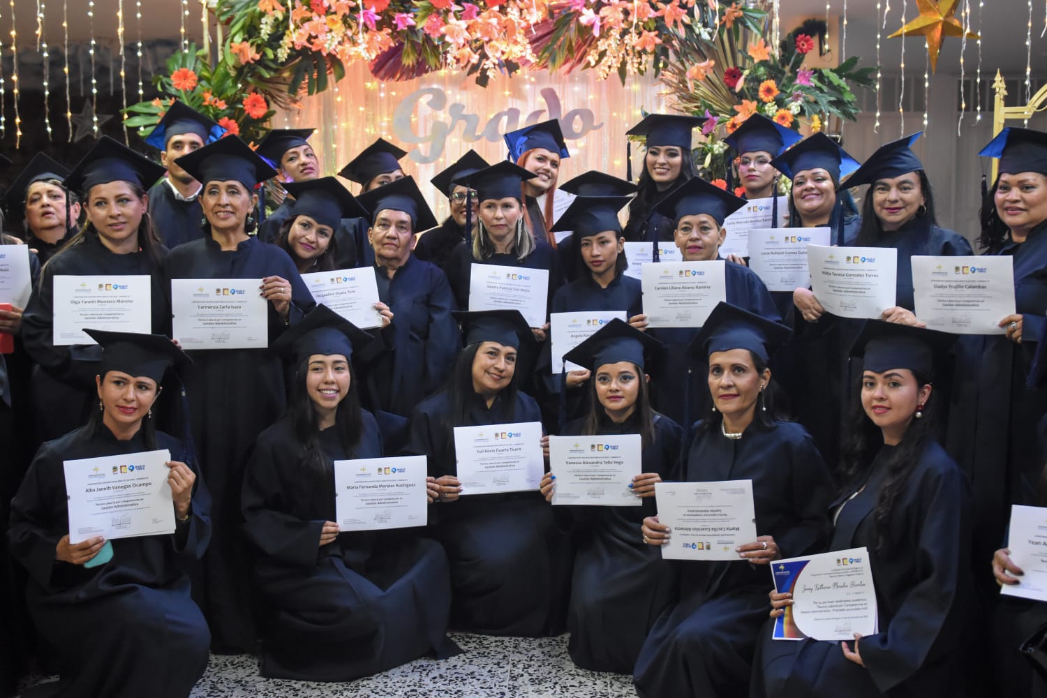 Mujeres y comunidad LGBTI recibieron certificaciones en técnicos laborales por competencias