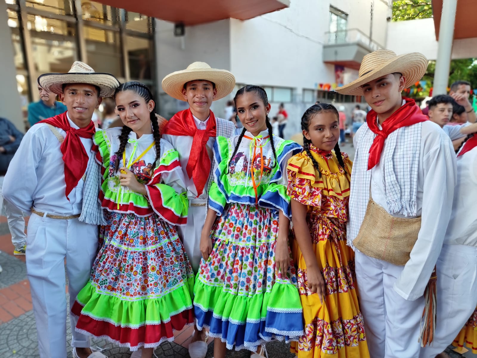 El relevo generacional en los bailes típicos del Huila se hizo sentir en el Festival del Bambuco en San Juan y San Pedro