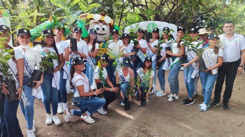 Las candidatas al Reinado Nacional del Bambuco se sumaron a la “Sembratón Huila crece
