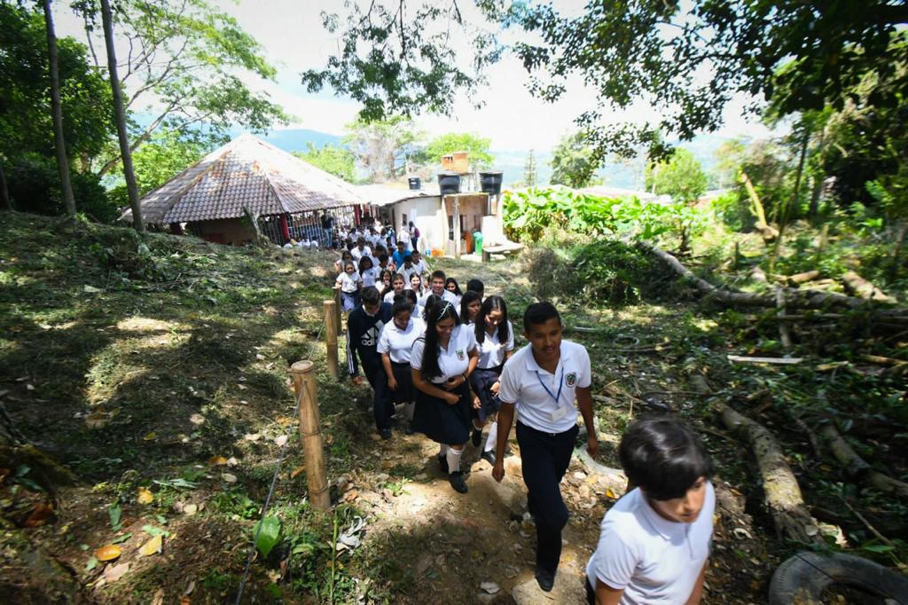 Cortolima entregó sendero ecológico en Villarrica