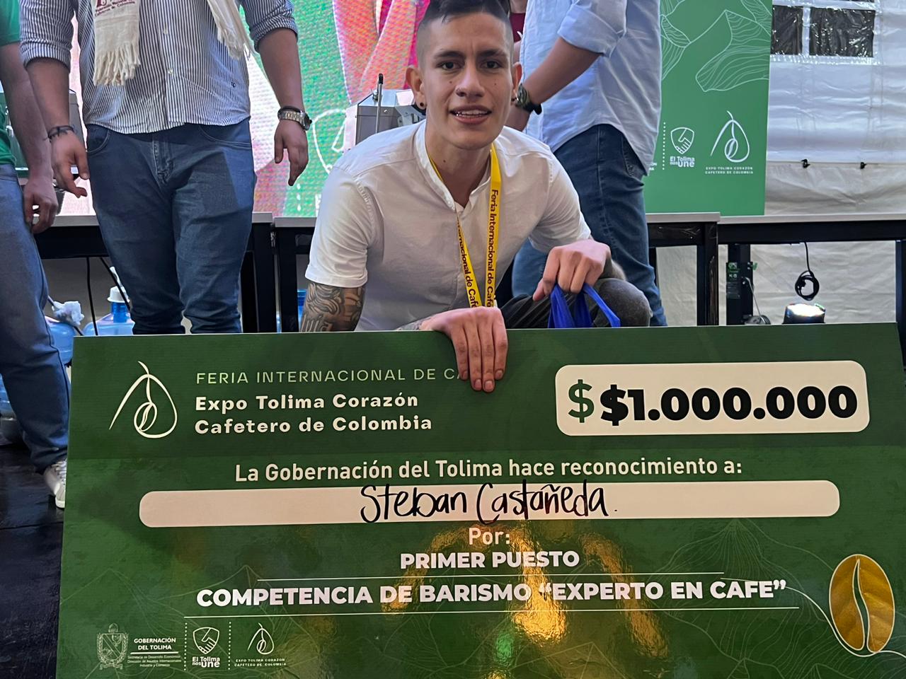 Steban Castañeda, ganador del Concurso de Barismo «Experto en Café»