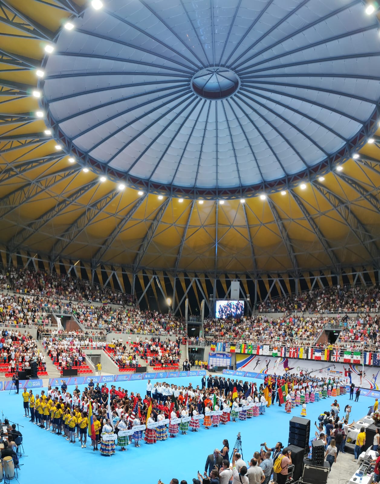 Emotiva inauguracióm del Campeonato Mundial de Patinaje Artístico