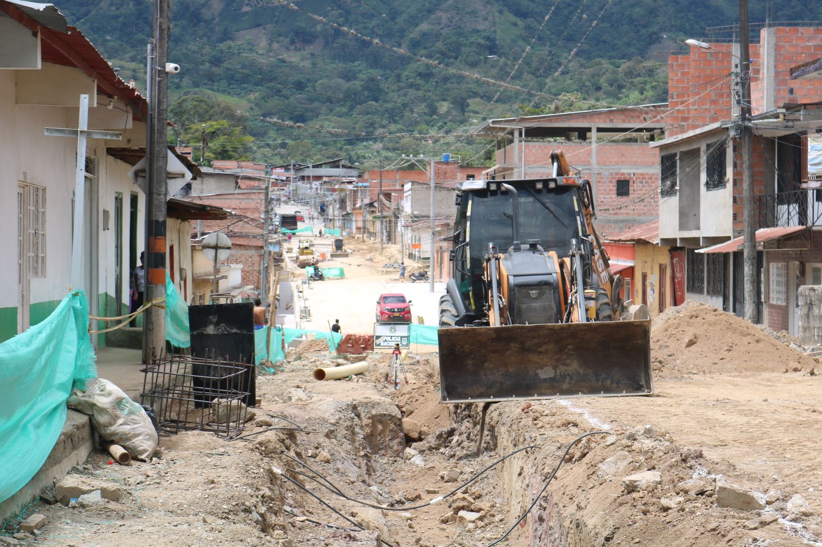 En San Antonio avanza la pavimentación de vías urbanas