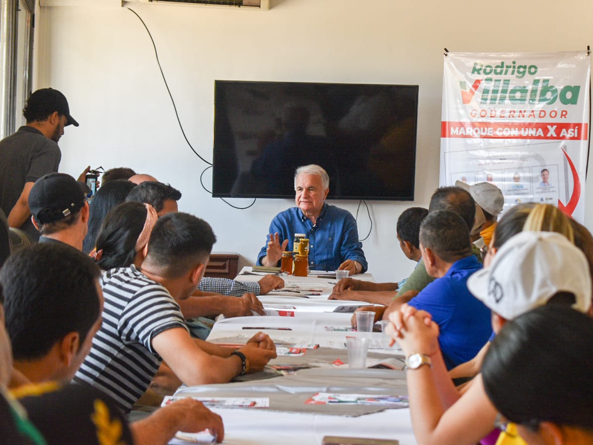 Apicultores respaldan candidatura de Rodrigo Villalba Mosquera