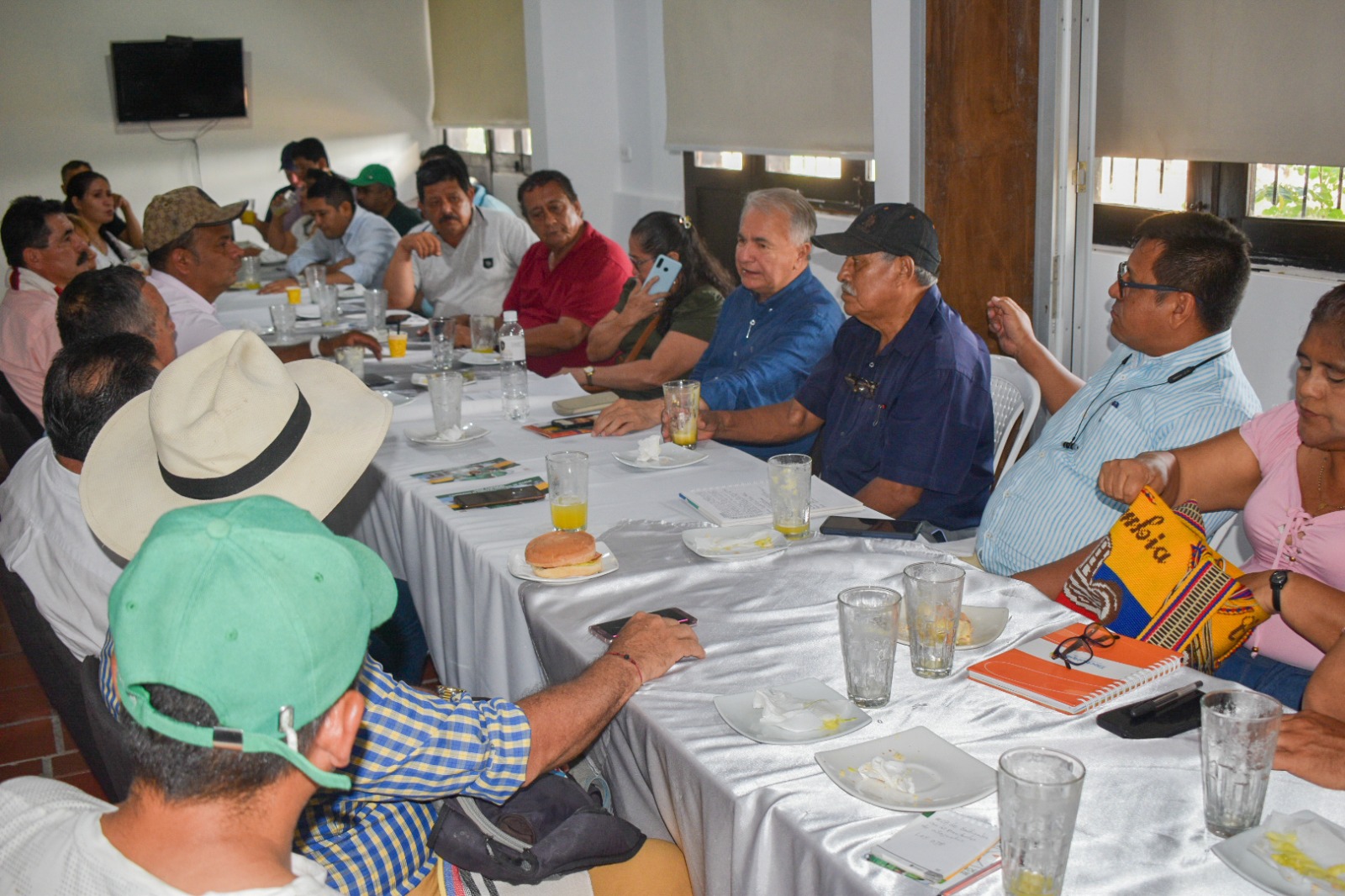 Villalba anuncia parque industrial de energías sostenibles en Huila