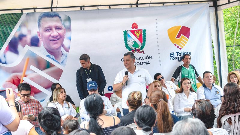 Gobernador Orozco entregó nuevo acueducto del barrio Modelia de Ibagué