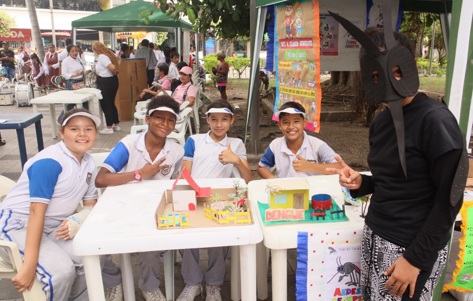Estudiantes enseñan cómo se puede prevenir el dengue en el Tolima