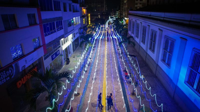 Figuras de gran tamaño adornarán el Parque Centenario y la Tercera en esta Navidad