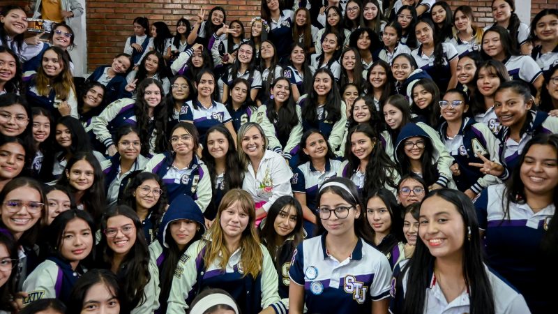 Alcaldesa de Ibagué visita los colegios para rendirle cuentas a los niños
