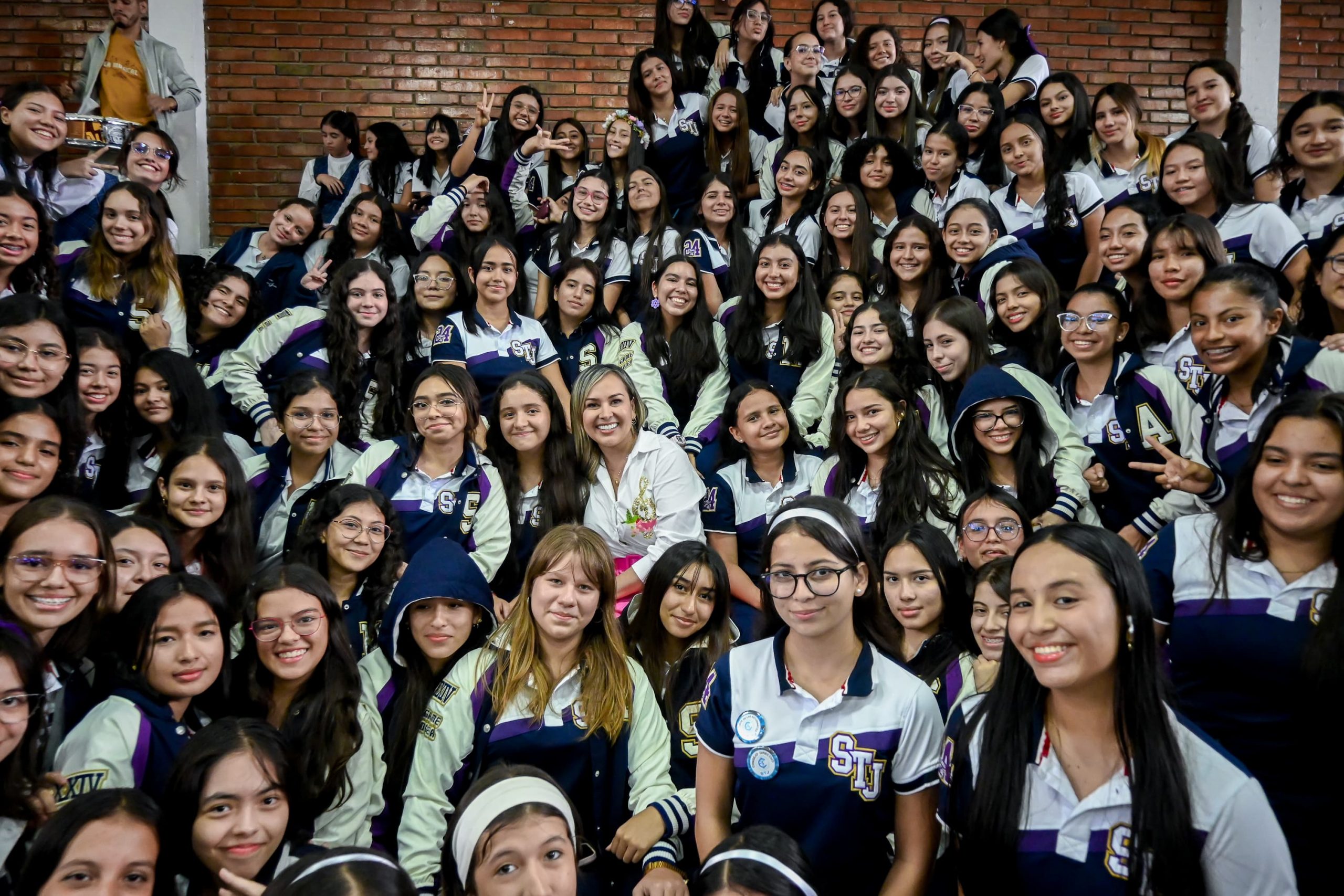 Alcaldesa de Ibagué visita los colegios para rendirle cuentas a los niños