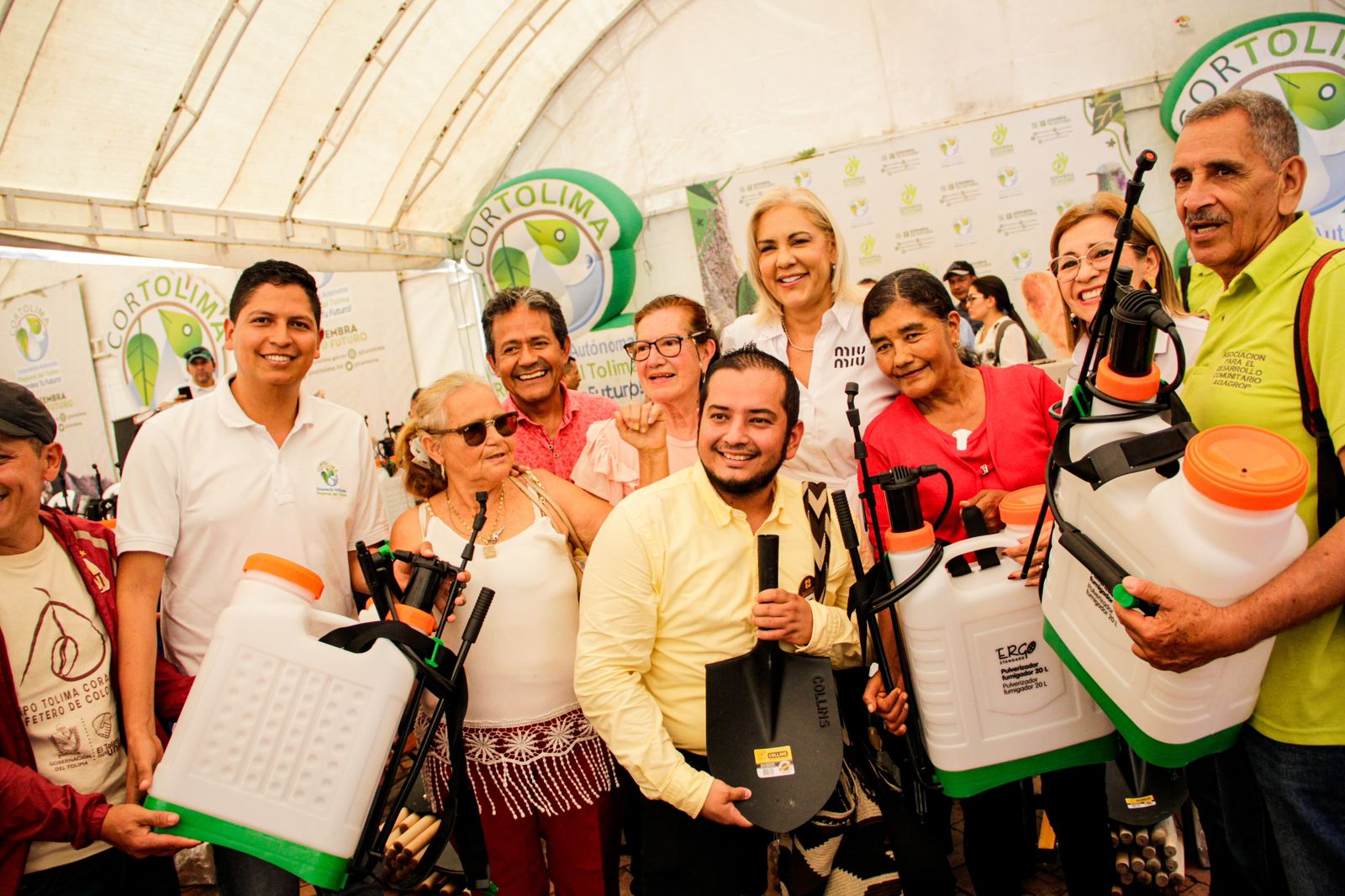Más de 200 ONG recibieron kits de dotación y herramientas de Cortolima