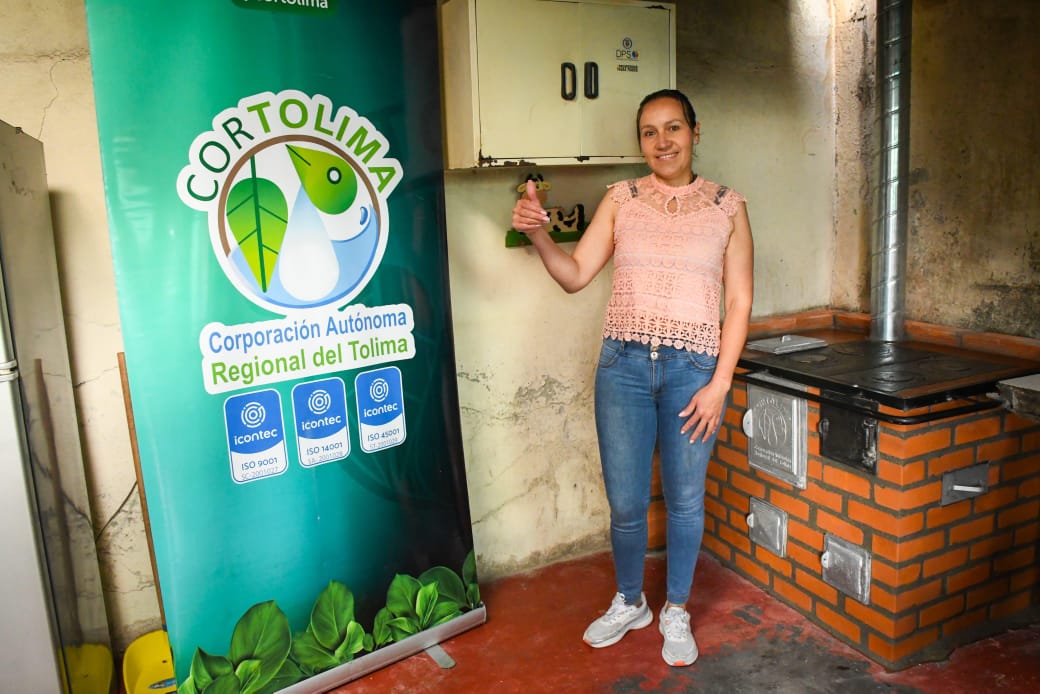 Conozca las inversiones de Cortolima en Roncesvalles: Estufas ecoeficientes, huertas caseras y educación ambiental