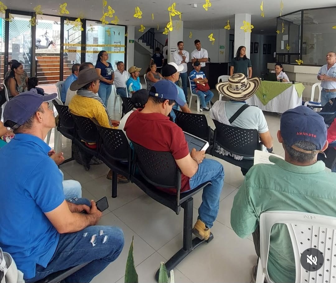 Estufas ecoeficientes, hornilla panelera y tratamiento de aguas: las nuevas inversiones de Cortolima en Rovira