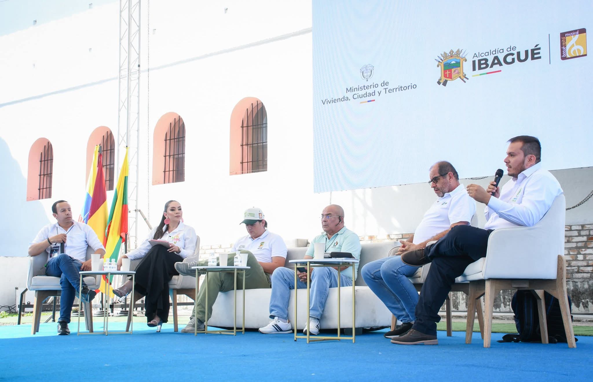 Cortolima participó del primer congreso internacional de acueductos comunitarios y gestión del agua en Ibagué