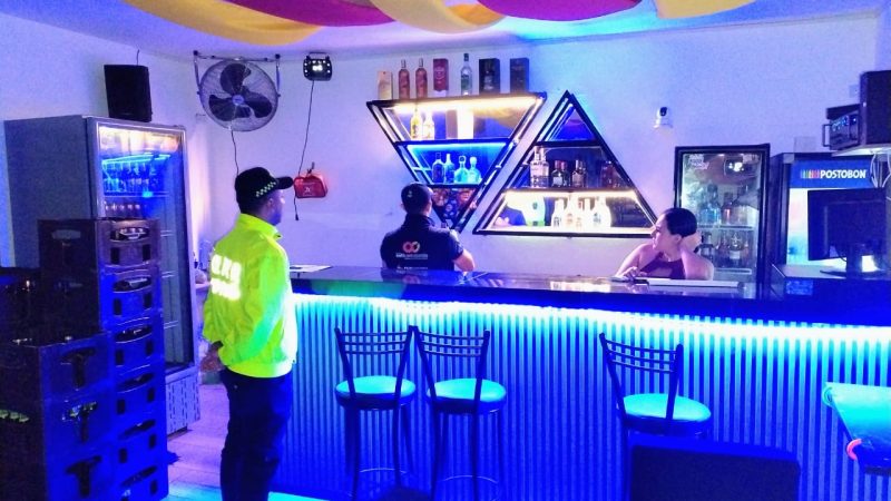 Dos establecimientos cerrados y licor ilegal incautado, dejó operativo del GOAT en el municipio de Mariquita