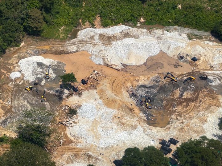 Más de 230 hectáreas de bosques arrasadas por minería ilegal en la ribera de los ríos de Ataco