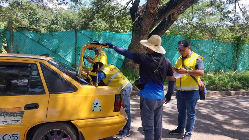 Humo ilegal en las carreteras del Tolima: la batalla 24/7 contra el contrabando de cigarrillos previo a la Semana Santa