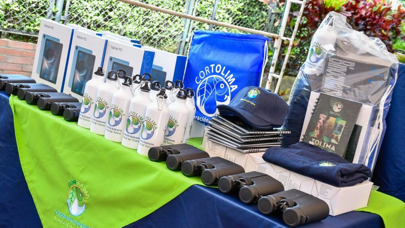 Cortolima dotó a 66 organizaciones ambientales del Tolima con kits tecnológicos y ecológicos